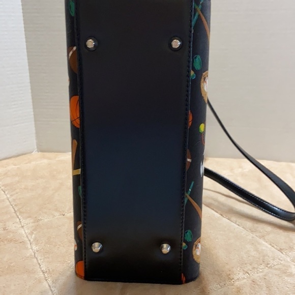 Sports themed handbag - Picture 7 of 10